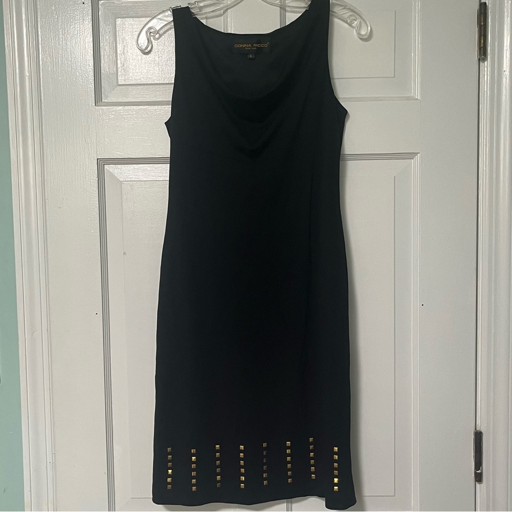 Donna Ricco Elegant Black sleeveless chic Midi Dress with Gold Accents